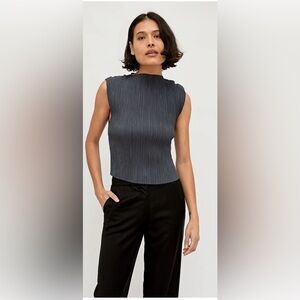 St Agni Pleated Top - Charcoal